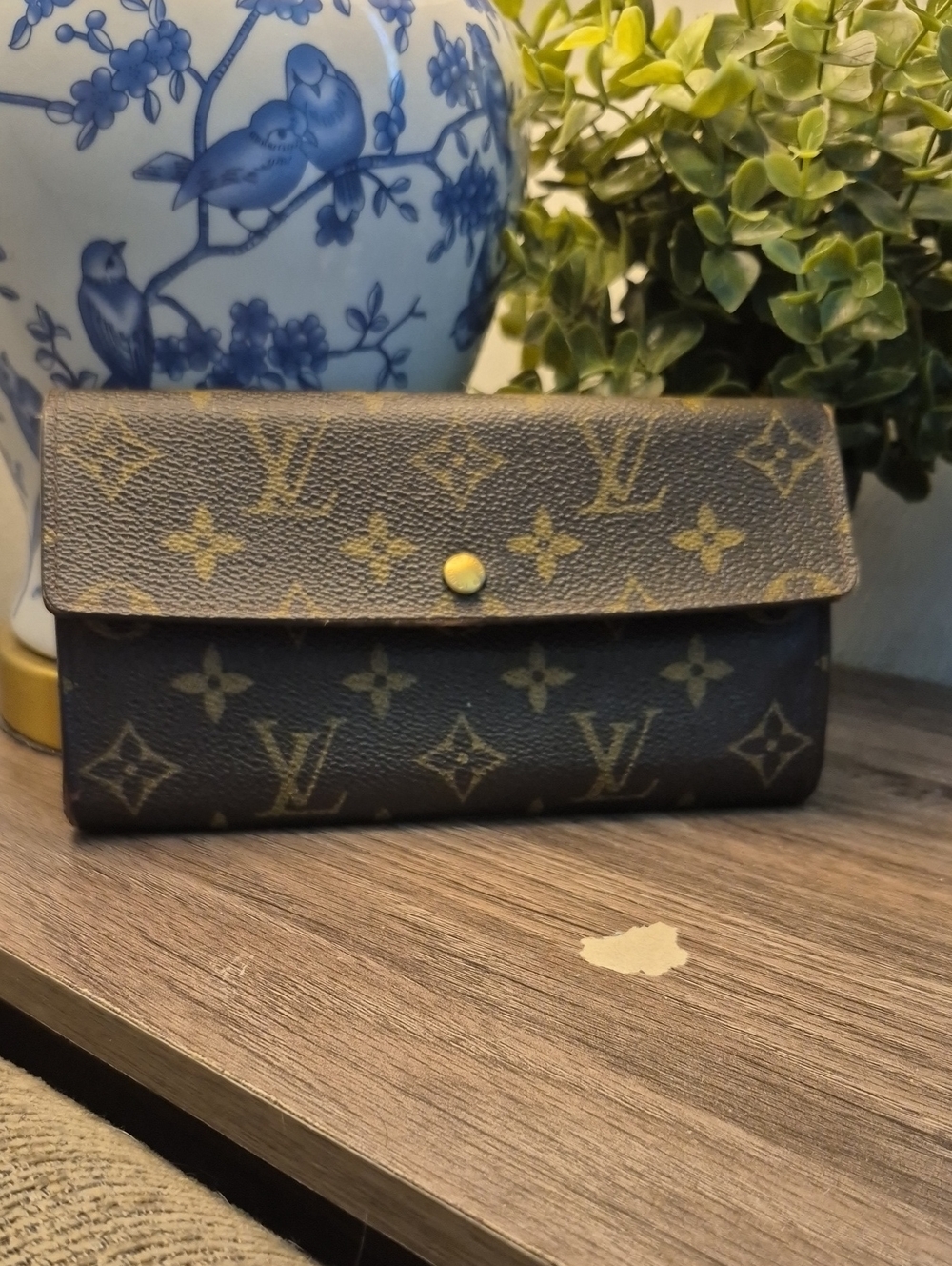 Louis Vuitton Sarah Monogram Canvas Fold-Over Wallet MI0099